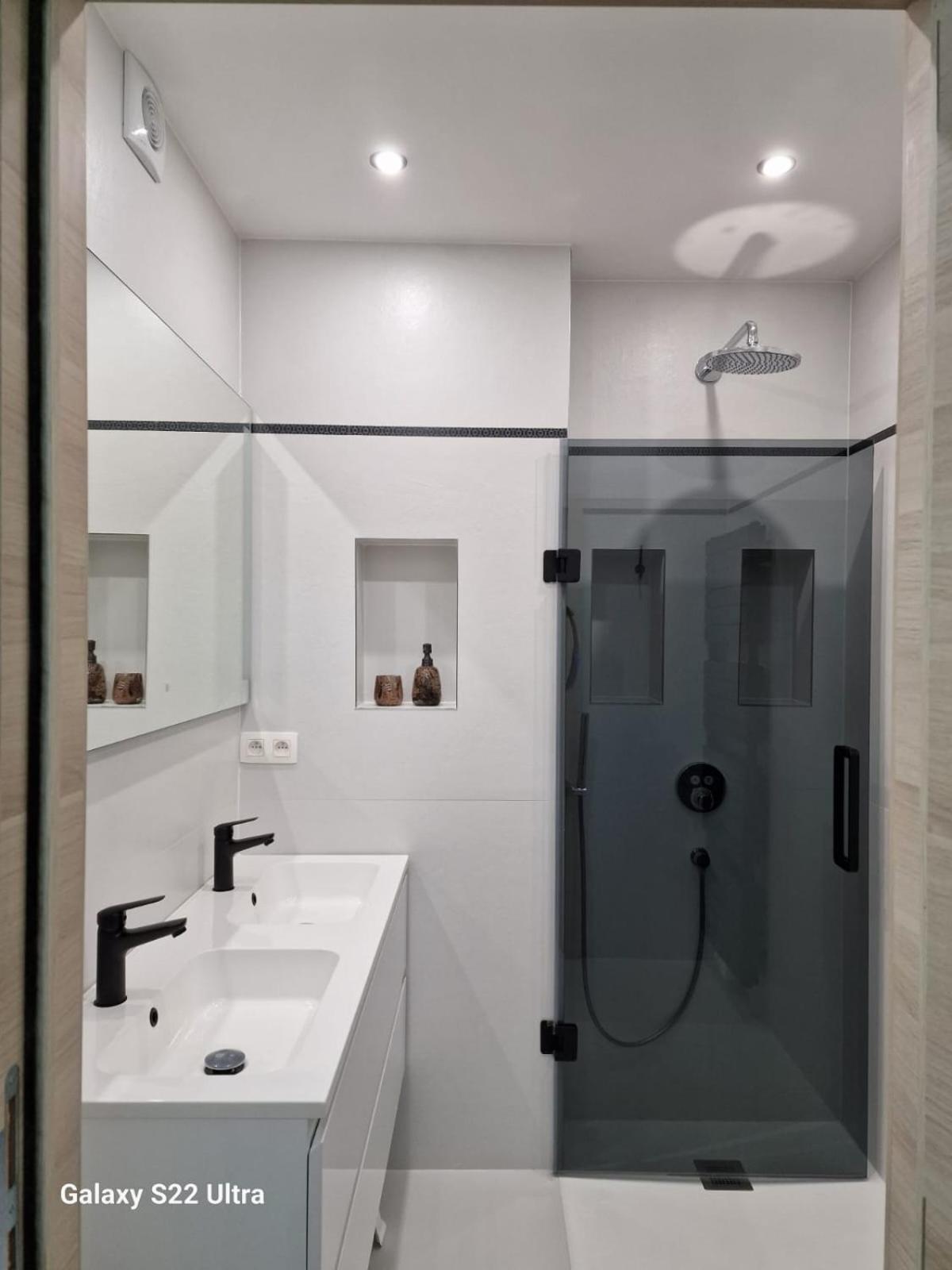 Luxury Renovated 3 Rooms Apartment Oostende Buitenkant foto