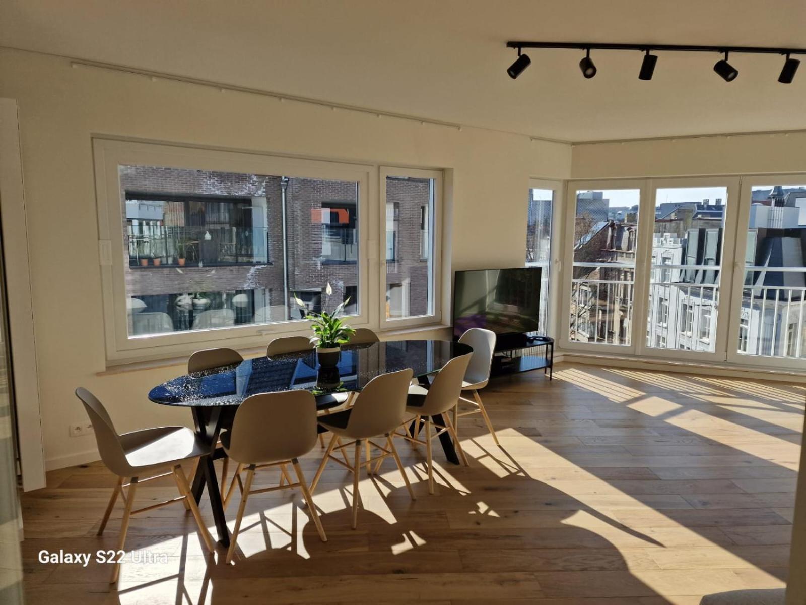 Luxury Renovated 3 Rooms Apartment Oostende Buitenkant foto